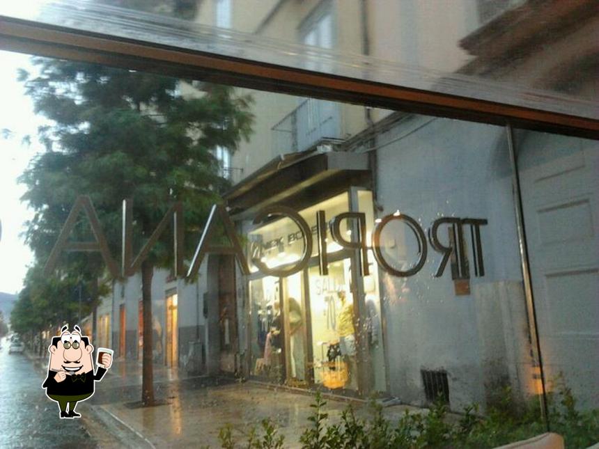 Goditi un drink a Tropicana Cafè