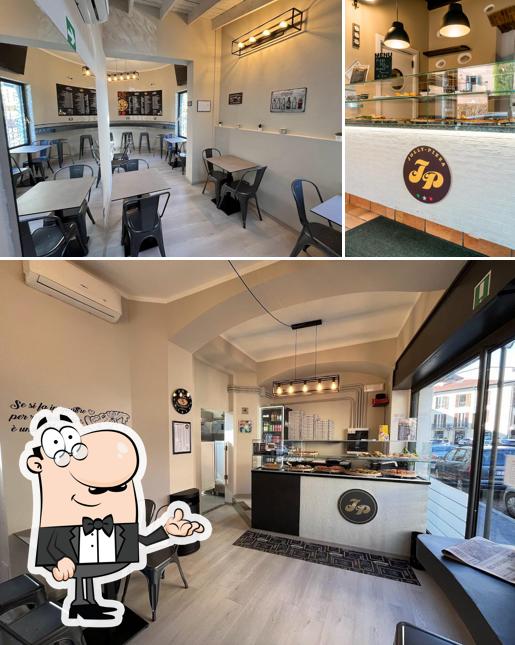 Gli interni di Jolly Pizza Varese