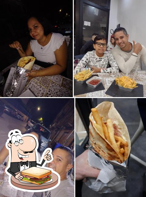 Ordina un panino a M'arricrio Piadineria Artigianale Canicattì