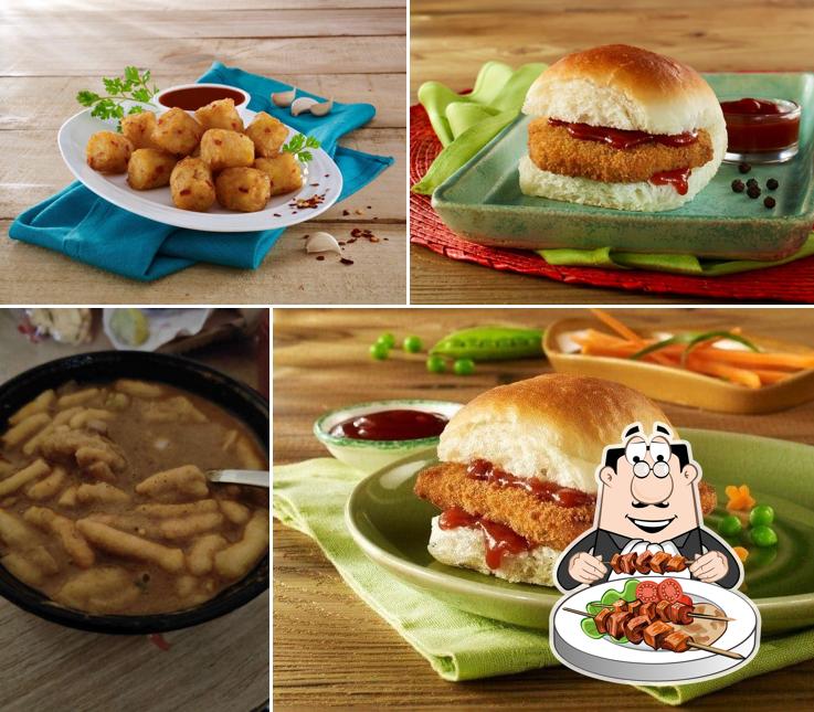 Meals at Goli Vada Pav No.1