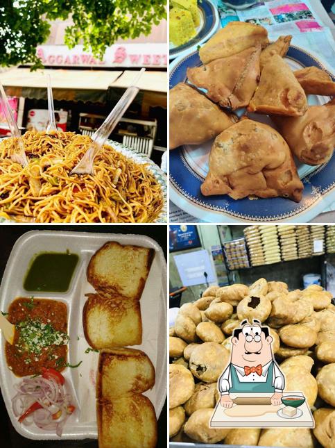 Samosa at Aggarwal Sweet Point