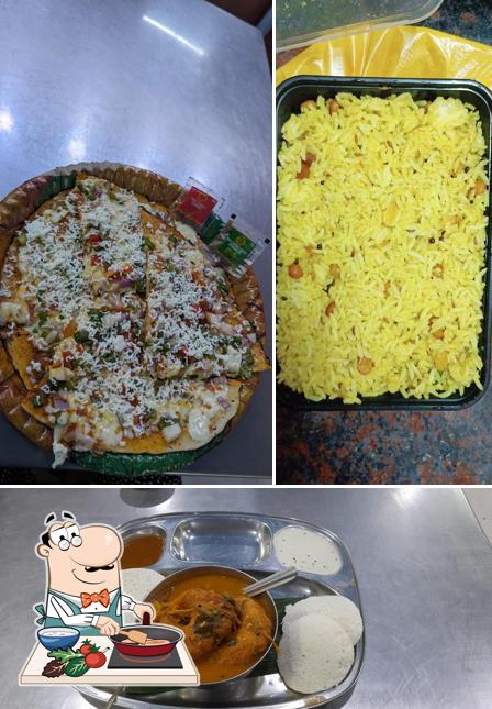 Chicken curry at YASHODAMMA TIFFIN