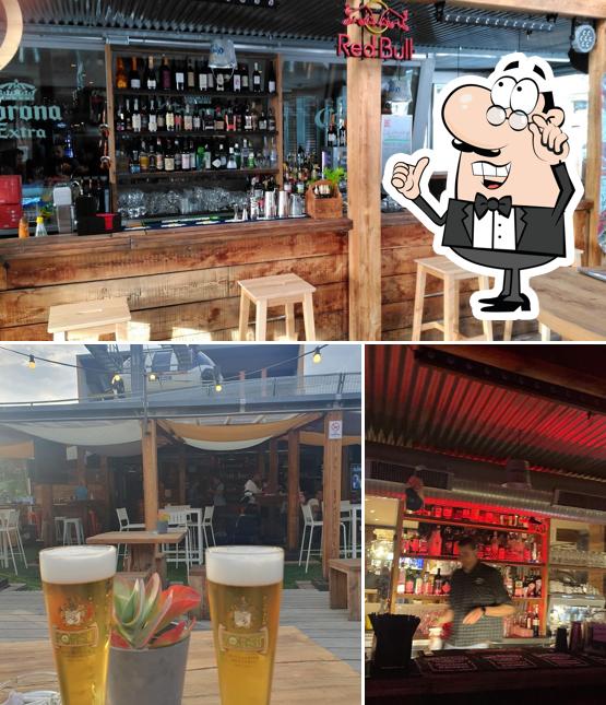 Siediti a un tavolo di Be White Après Ski & Restaurant