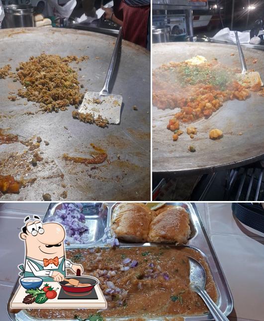 Chicken curry at KAILASH PAV BHAJI test of delicious