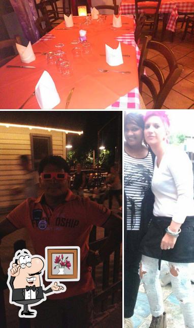 La foto di interni e bancone da bar da Trattoria Jacky Jackson - Pollo ai Ferri