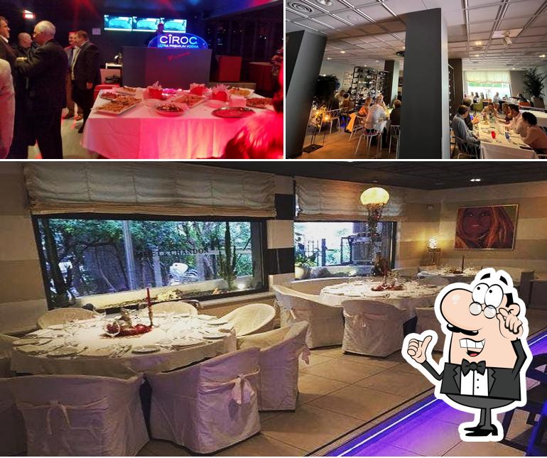 Guarda la immagine che presenta la interni e tavolo da pranzo di Ristorante Da Giacomo Genova