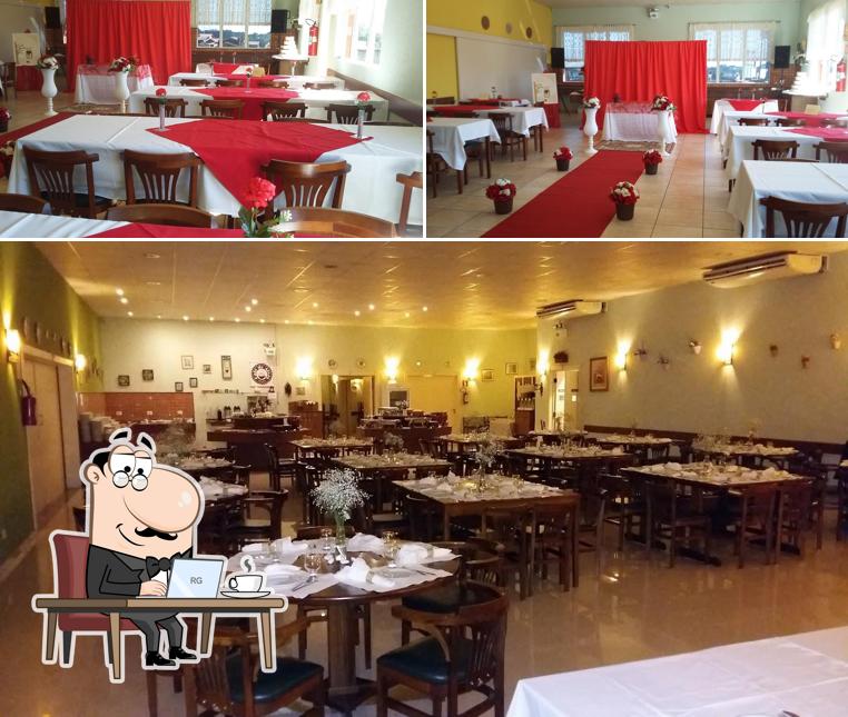 O interior do Vanille Café Colonial