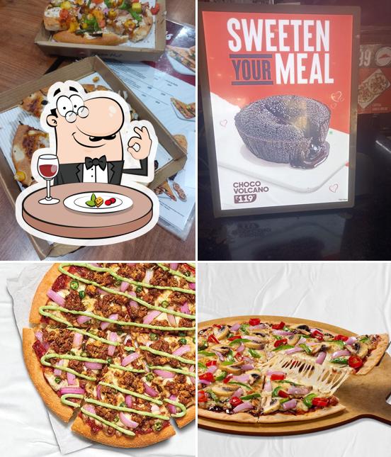 Food at Pizza Hut Charni Road Girgaum Chowpatty, Mumbai Food at Pizza Hut Charni Road Girgaum Chowpatty, Mumbai