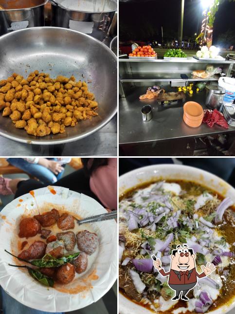Food at New Om Pakodewala