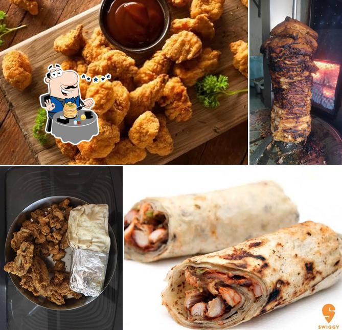 Food at Tanis chatkas (Shawarma bites)