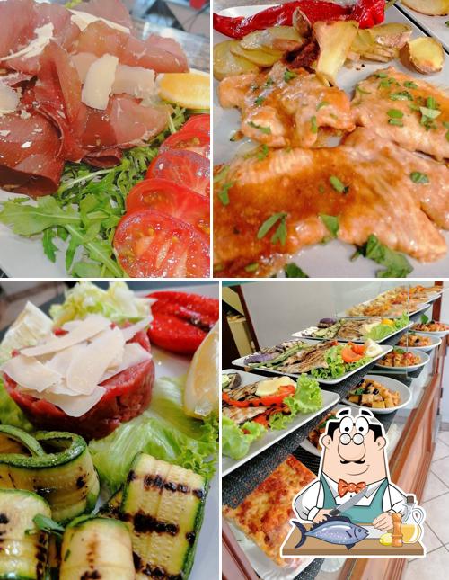 Salmone grigliato al Gardenia CAFFE con vitto