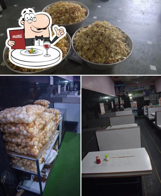 Food at Best Fast Food Restaurant In Gondal/Street Food In Gondal