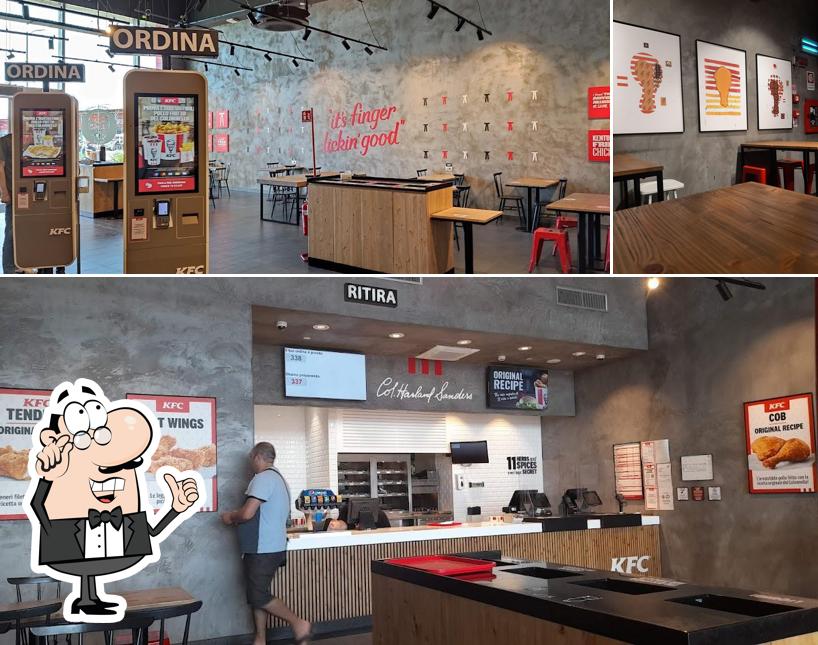 Siediti a un tavolo di KFC