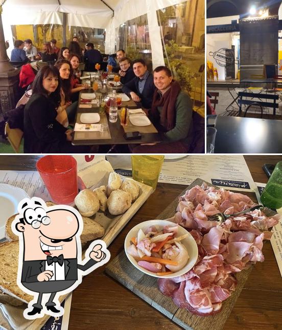 Dai un’occhiata alla immagine che presenta la interni e cibo di Batro' food & drink