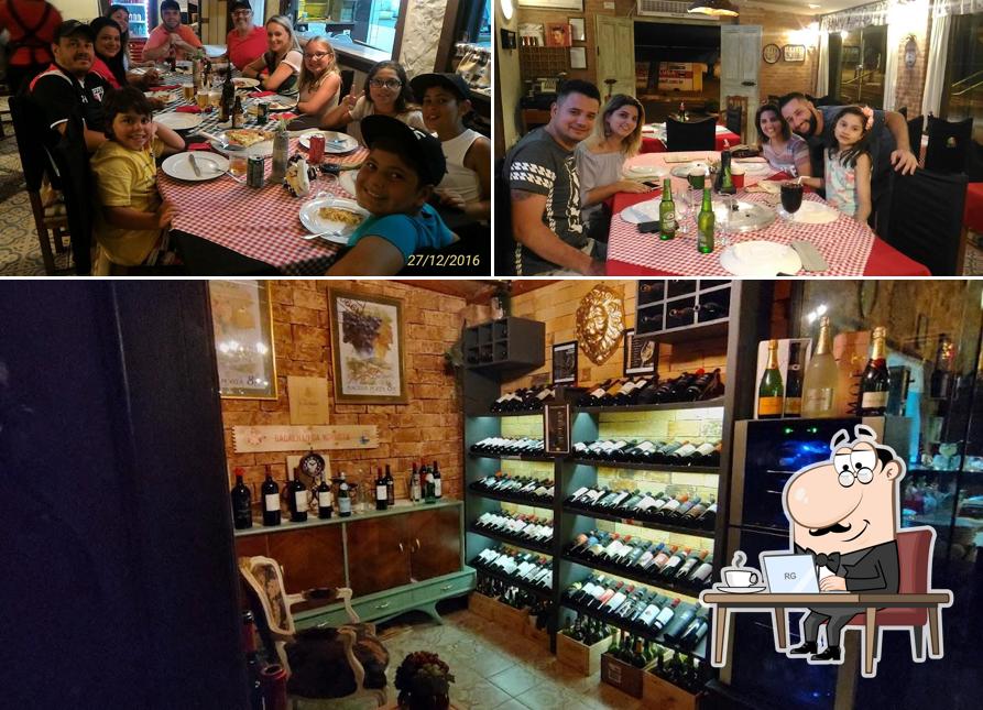 Veja imagens do interior do Dona Redonda Cantina & Pizzaria