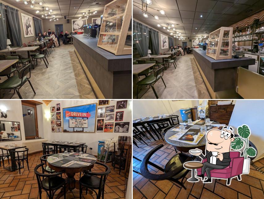 Siediti a un tavolo di Hamerica's