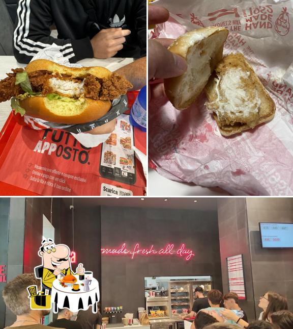KFC si caratterizza per la cibo e interni