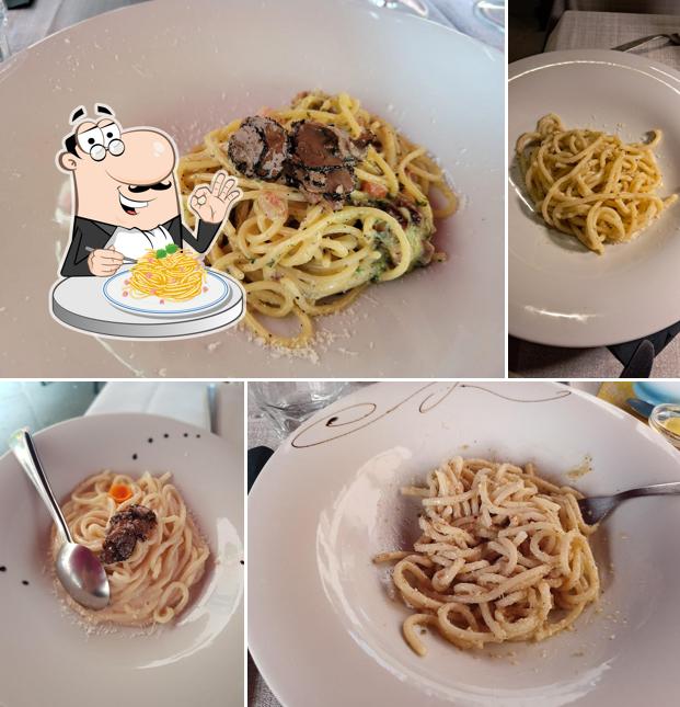 Spaghetti alla carbonara al Enoelaioteca da Pina - la taverna della terra di mezzo