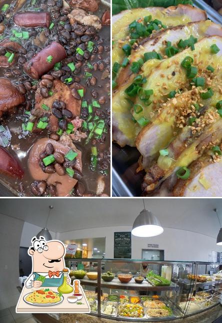 Comida em Restaurante Mirim