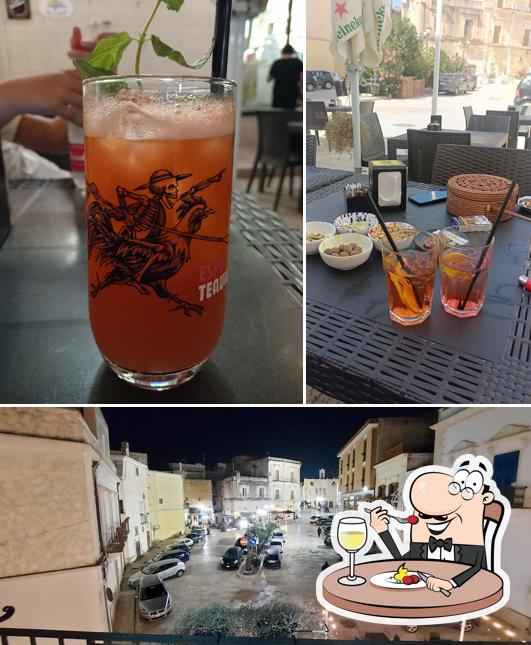 La cibo e esterno del ristorante
