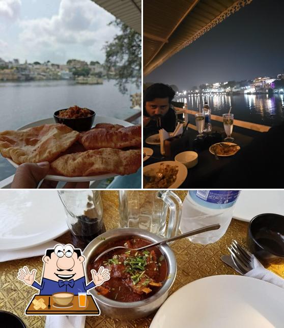The image of food and beverage at Lake Shore Hotel & Restaurant