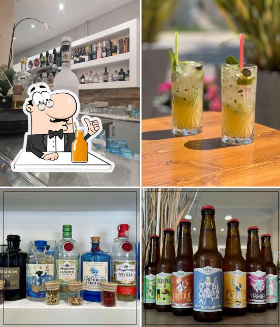 Goditi qualcosa da bere a Bar Gelateria Il Molo