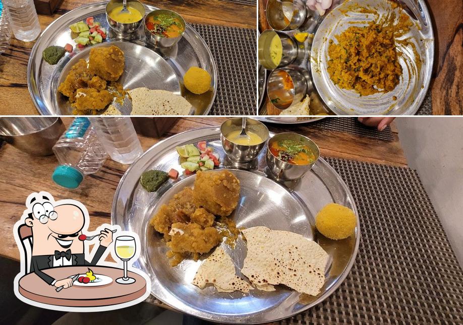 Food at Rajhans Dal Bafle