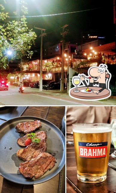 Entre diversos coisas, comida e exterior podem ser encontrados no Divina Picanha Meireles