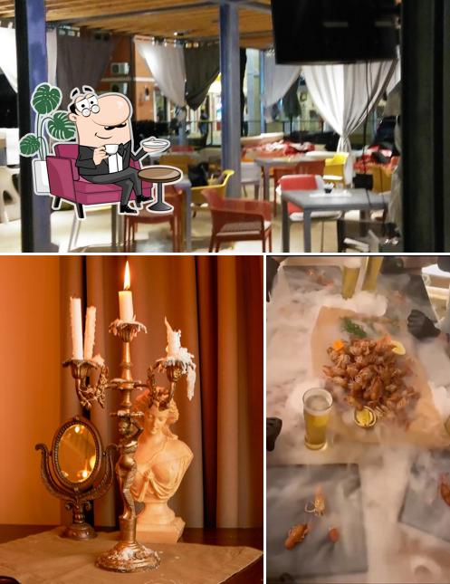 Siediti a un tavolo di Hedonist