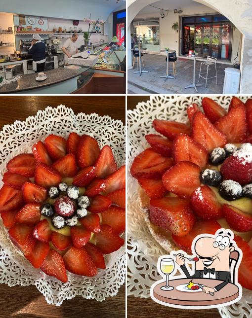 La immagine di cibo e interni da Pasticceria Santa Croce