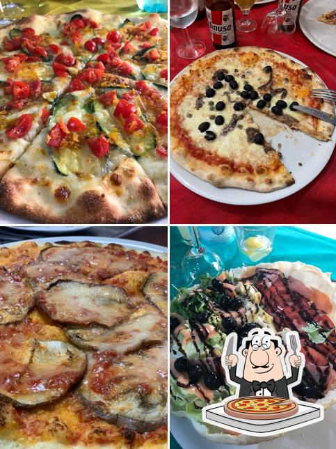 A Pizzeria Caffetteria Pasticceria Margherita, puoi assaggiare una bella pizza