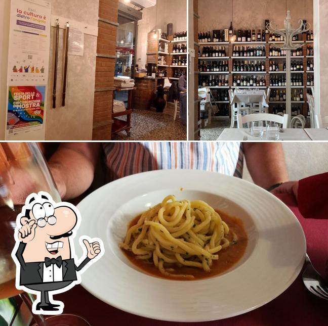 Siediti a un tavolo di Taberna Libraria