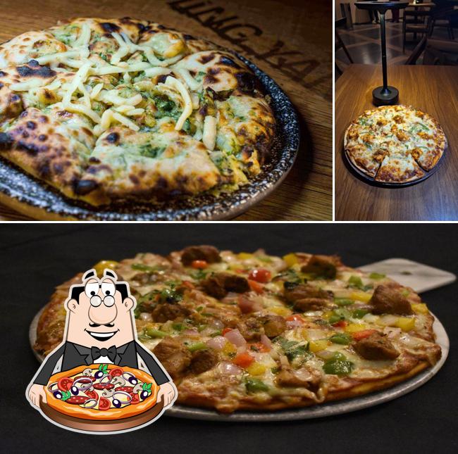 Pick pizza at Agent Jack's Bar - Andheri West