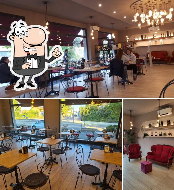 Siediti a un tavolo di Lei Caffetteria/Pasticceria