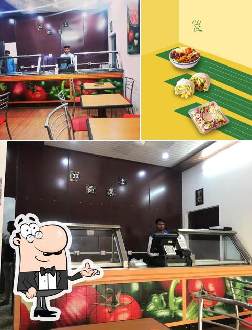 Check out how SALAD HUT looks inside