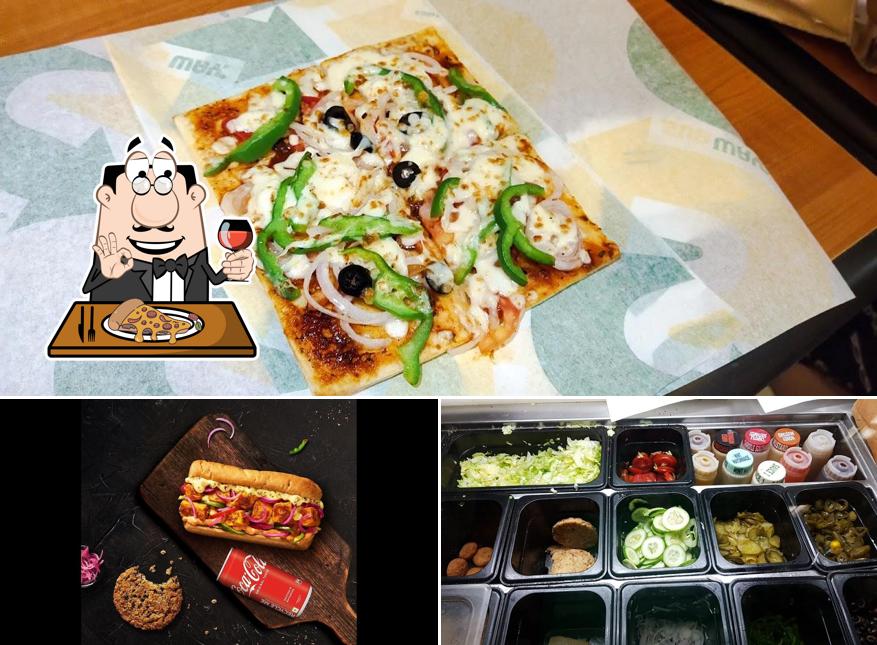 Pick pizza at Subway Sector 15 Faridabad