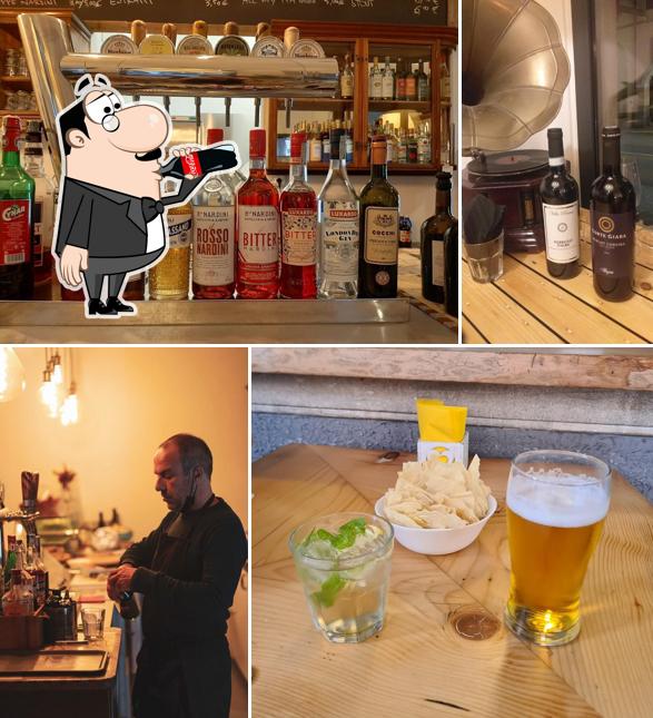 Prenditi un drink dal menu