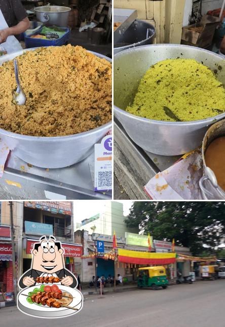 Food at Kannadada Thindi Kendra