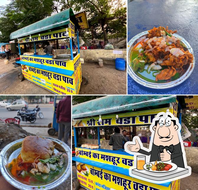 Food at Mumbai Vada Pav