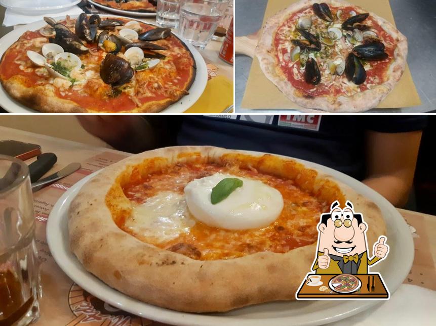 Ordina tra le svariate varianti di pizza