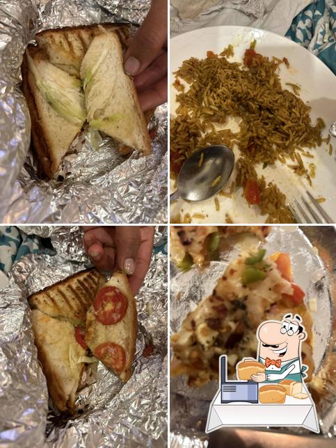Garlic bread at Pav Bhaji Hub