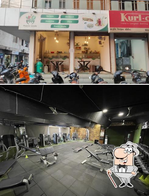 The exterior of Muscle Meals Gym & Diet Cafe