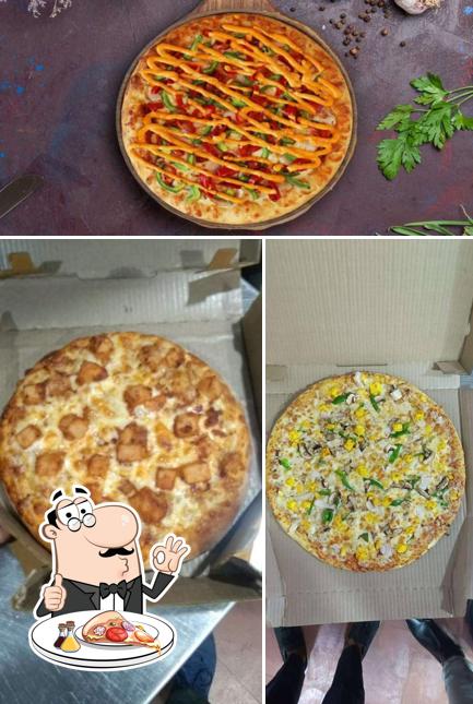 Order pizza at Rominus Pizza And Burger