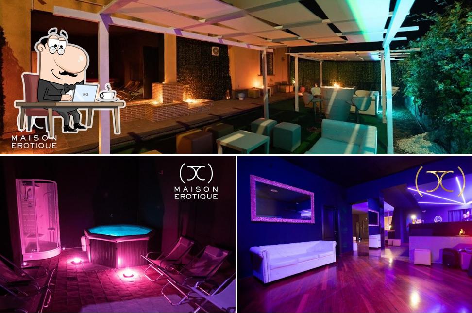 Siediti a un tavolo di Maison Erotique Club Privé