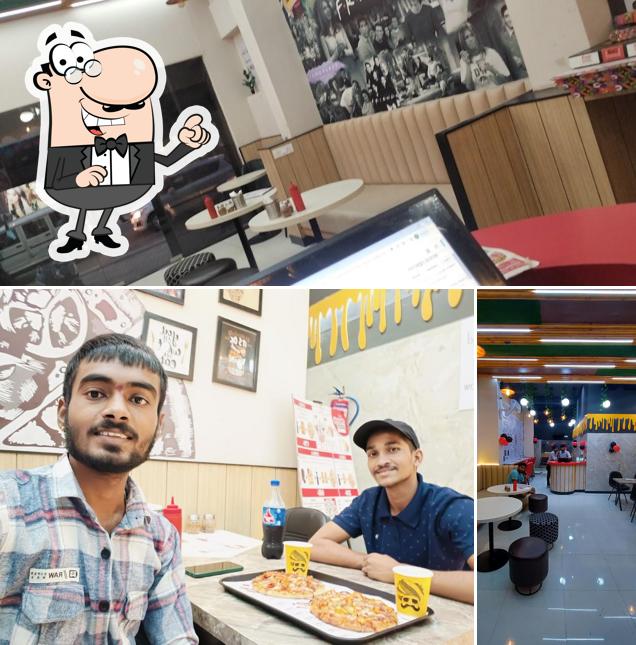 Check out how Chicago pizza Mawana looks inside