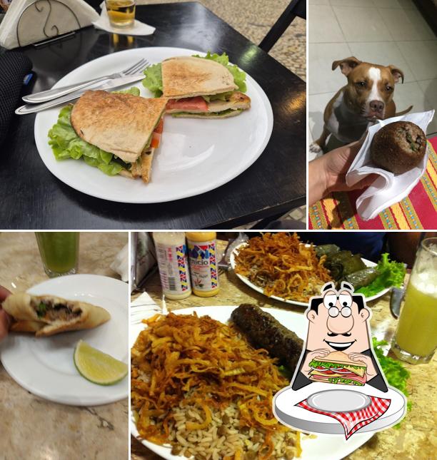 Clube sanduíches em Restaurante Faraj