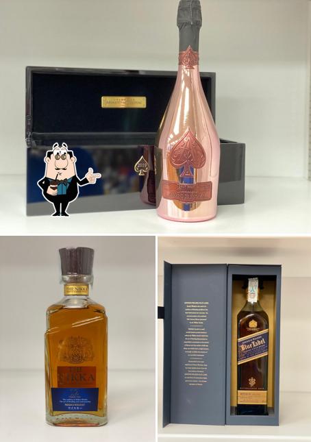 Enoteca Cucumazzo serve un'ampia gamma di drink