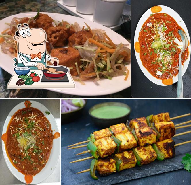 Chicken curry at LAAZIZ RESTAURANT & CAFE