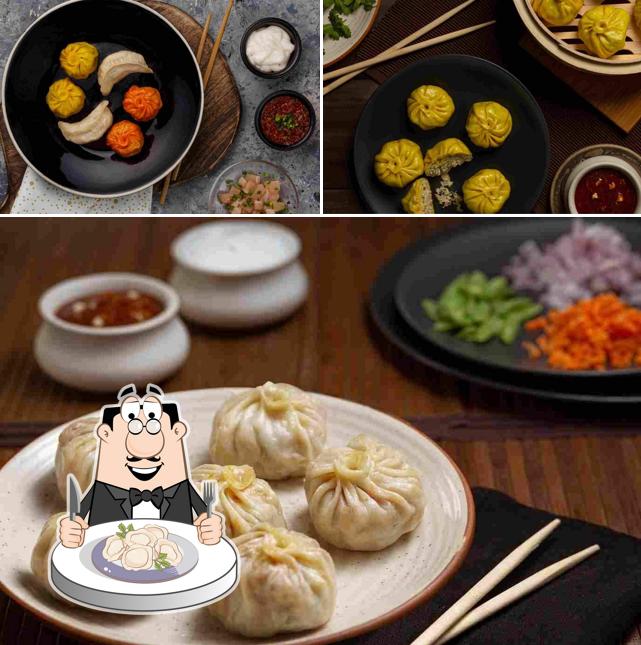Dumplings at Zomoz - The Momo Company