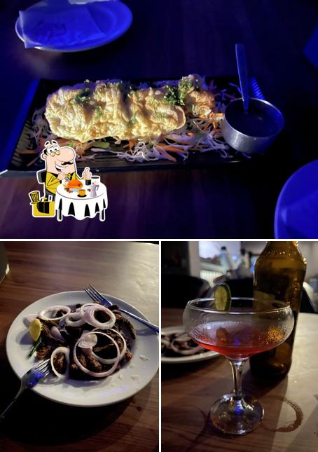 Food at BAR 8